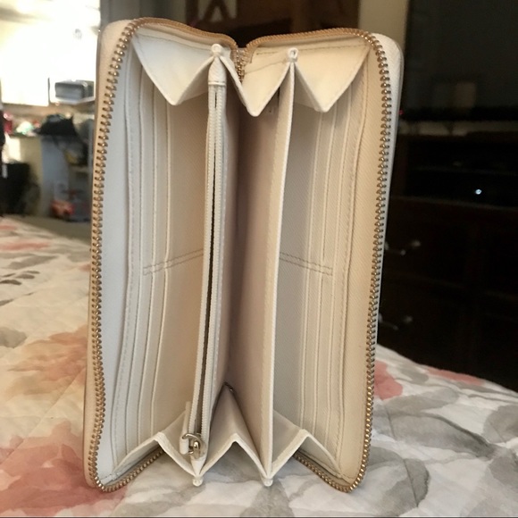 Coach Ivory Wallet - Picture 3 of 3